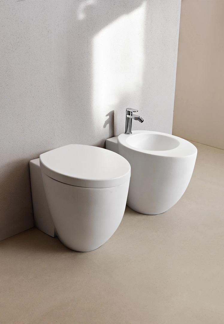 Ceramica Cielo Toilet, view 2