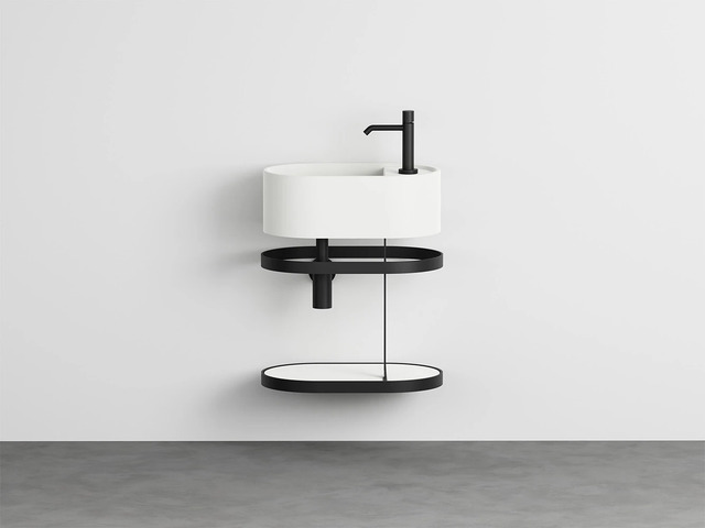 Les Petites Ovale 46 with Frame. Ceramica Cielo