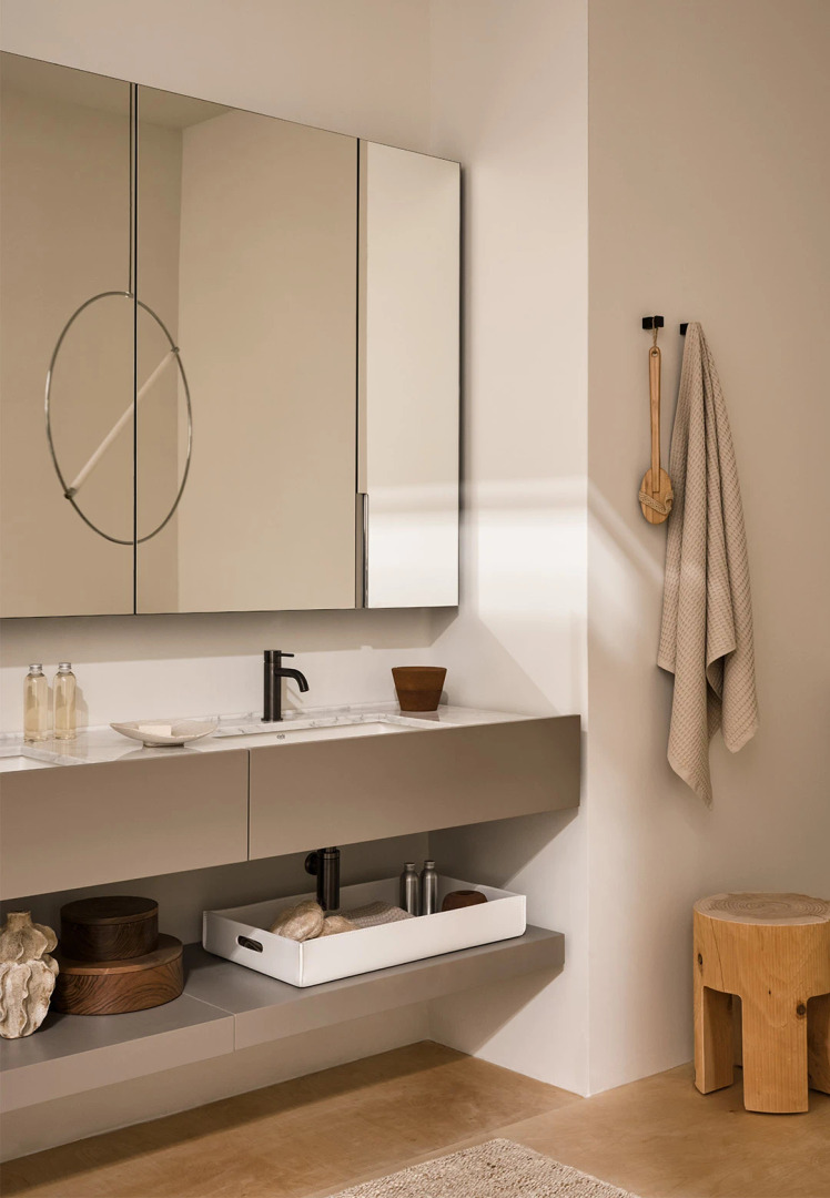 Filo Washbasin with Shelf by Ceramica Cielo, view 2