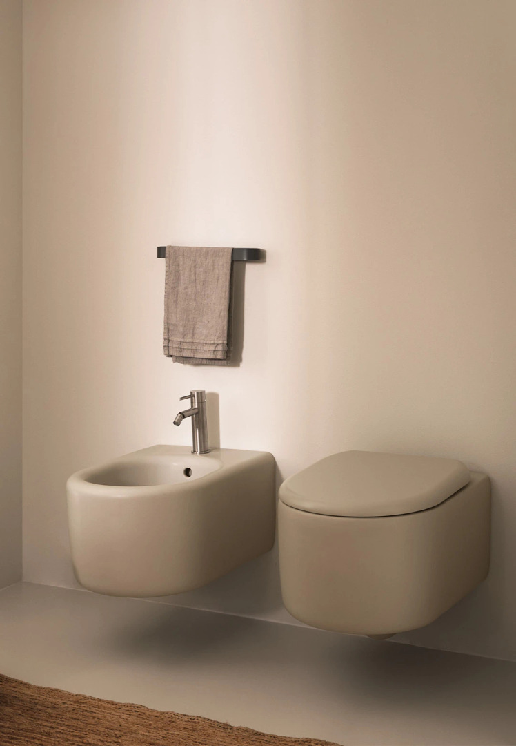 Itaca Wall-Hung Bidet | Ceramica Cielo, view 2