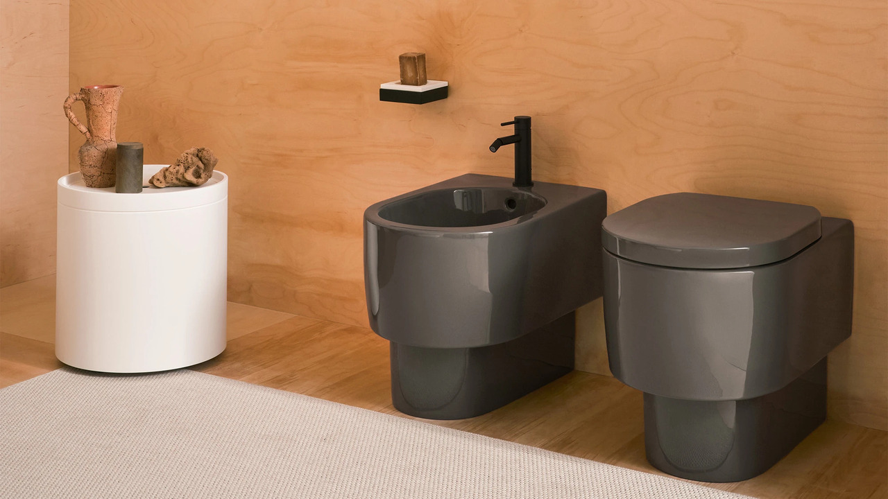 Otis Back-to-Wall Bidet by Ceramica Cielo