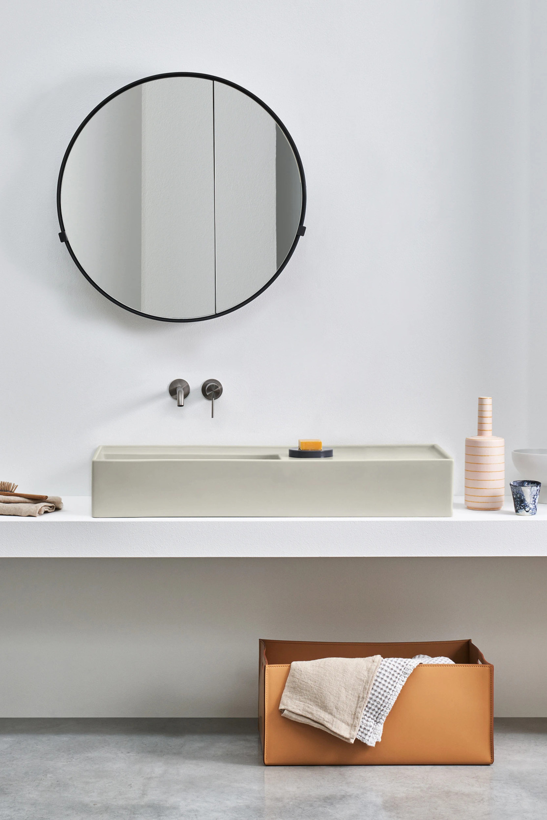 Plinio 140 Ceramica Cielo Washbasin, view 2