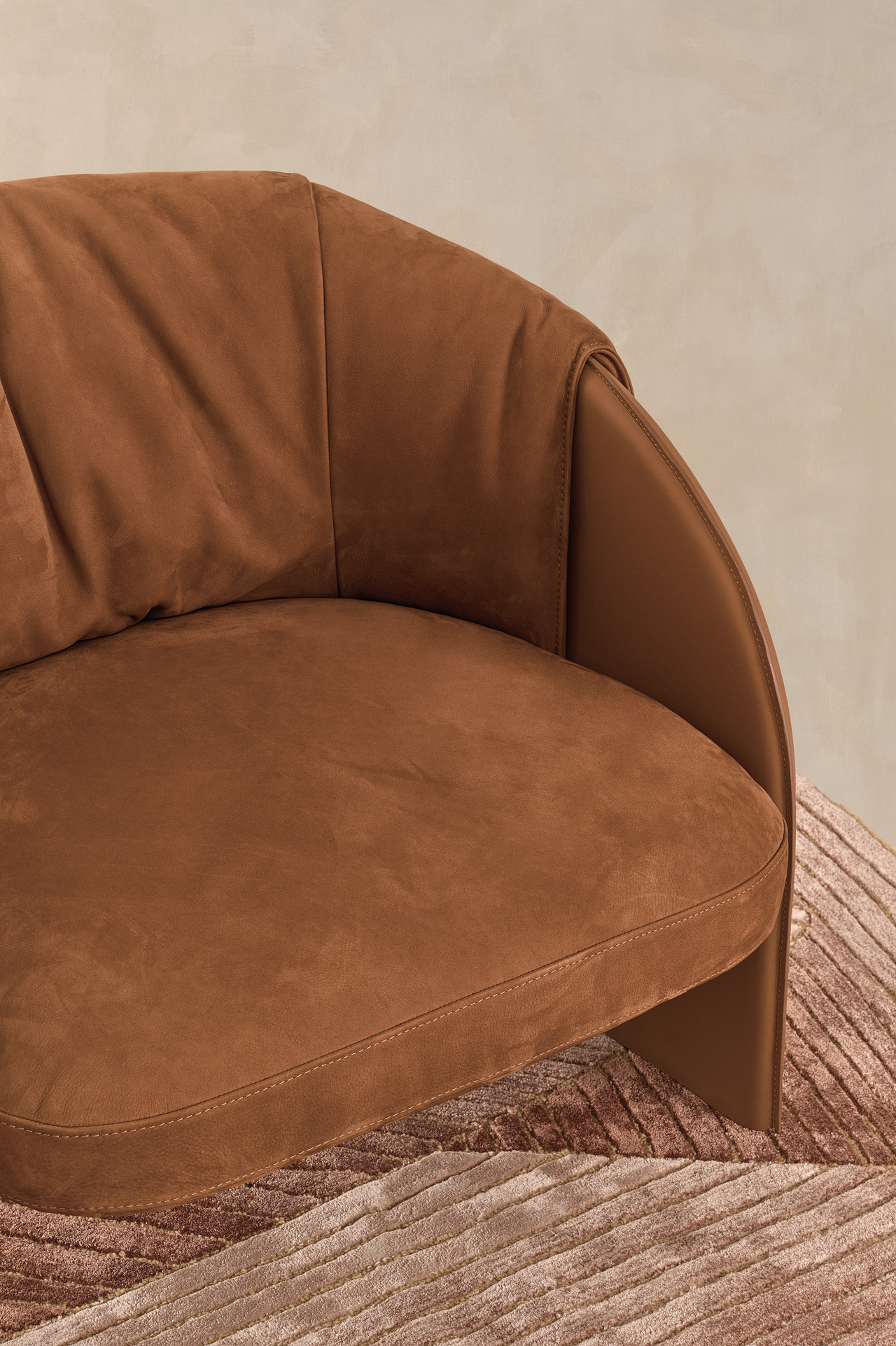Cierre Bella Armchair, view 4
