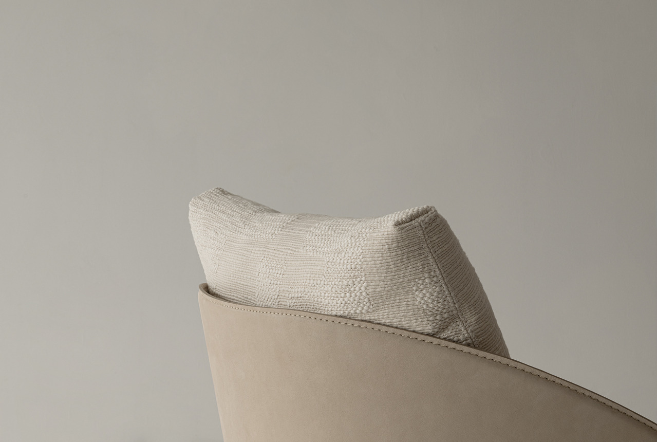 Cierre Catarina Armchair