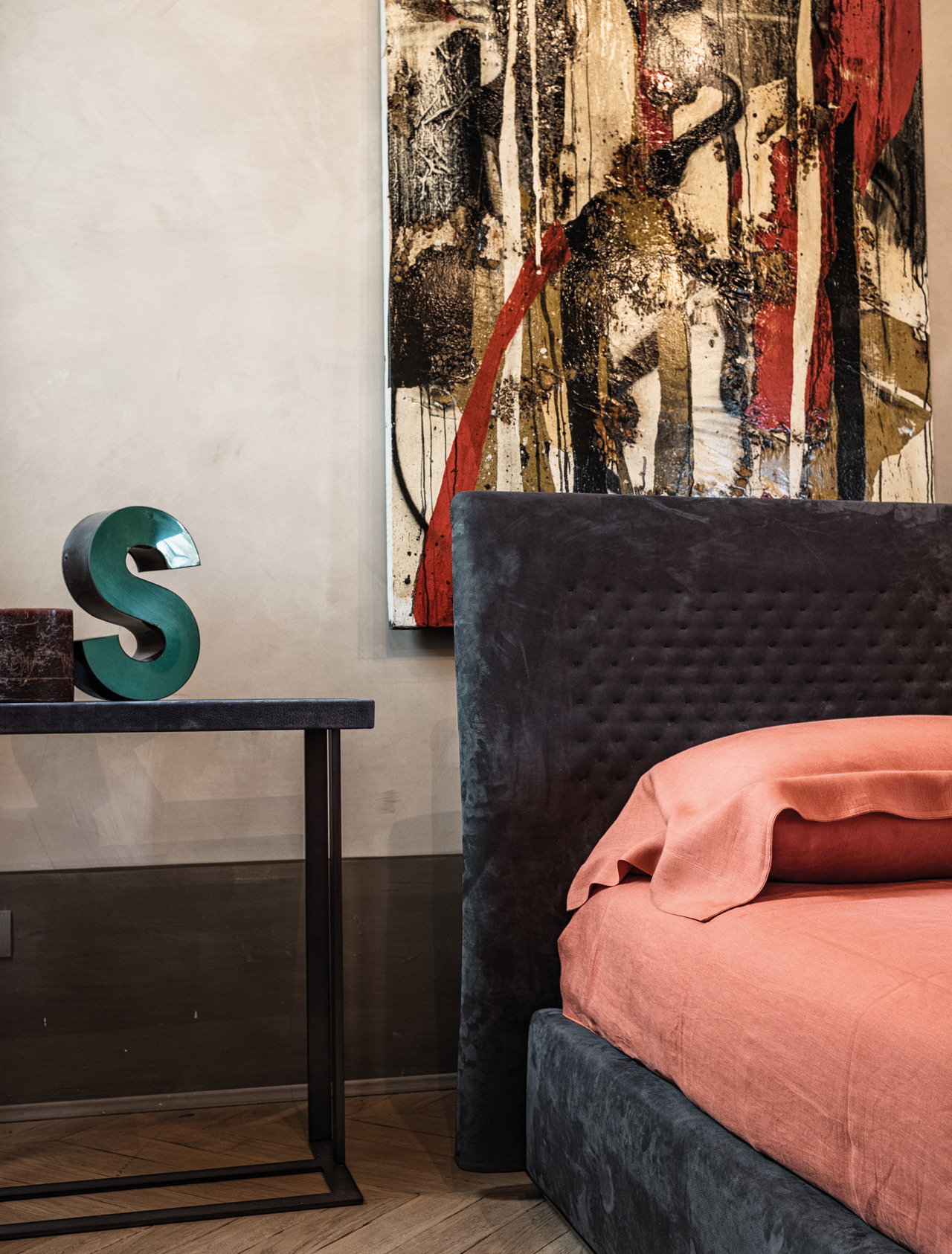 Cierre Chandelier Bed, view 6
