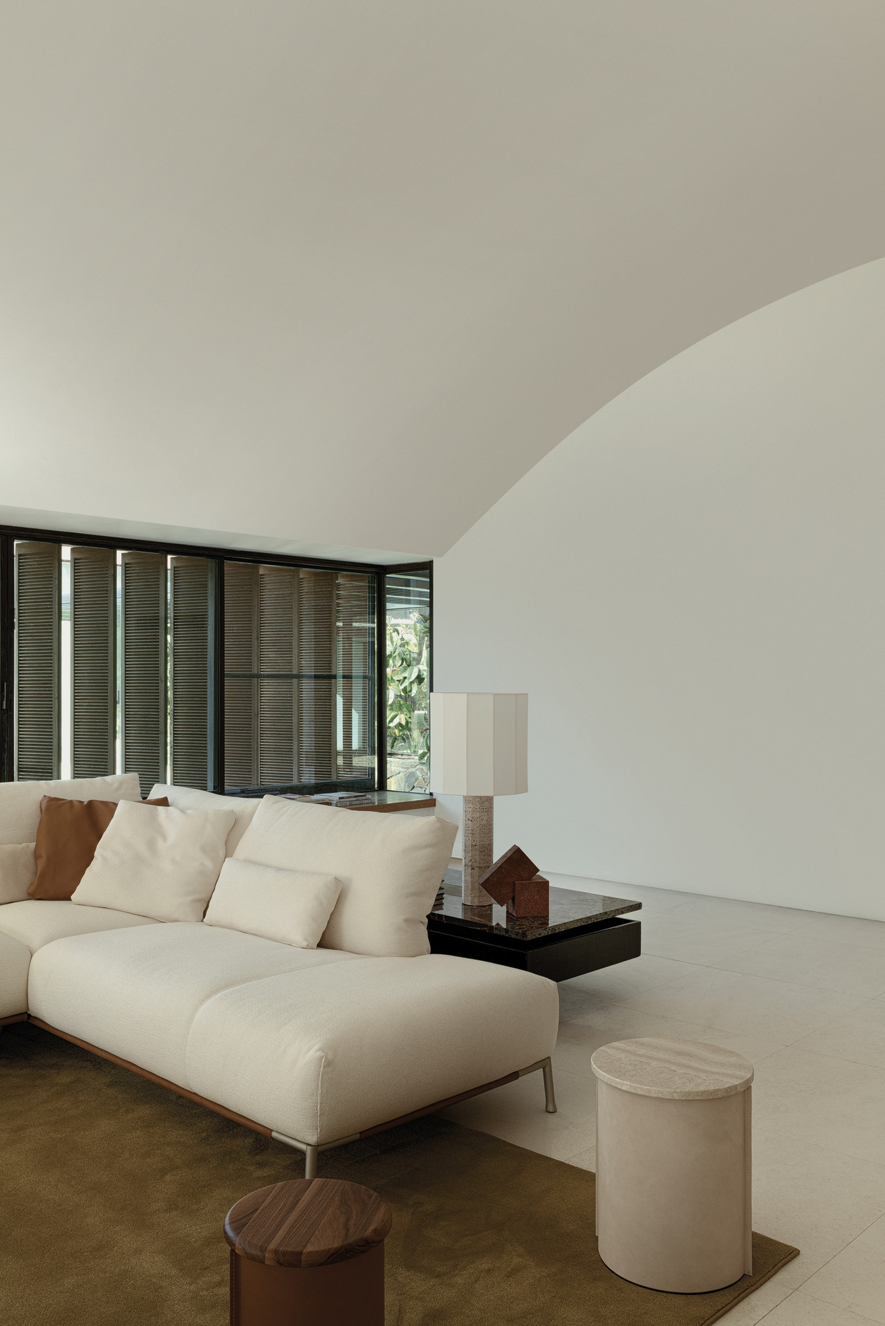 Cierre Chapeau Sofa, view 5