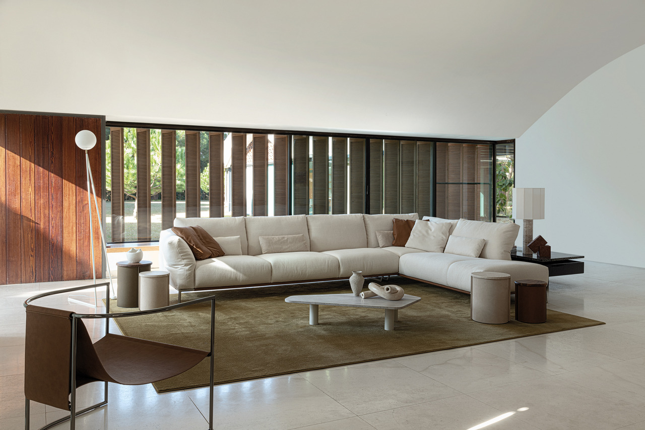 Cierre Chapeau Sofa, view 6