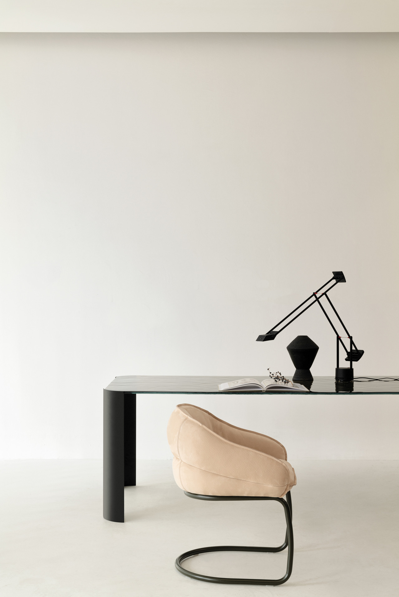 Cierre Giorgio Chair, view 4