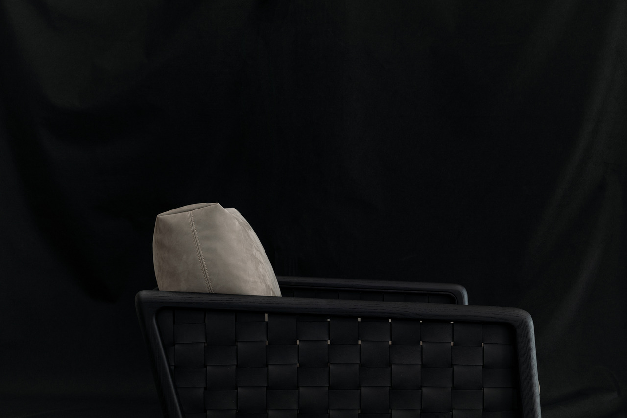 Cierre Iole Armchair