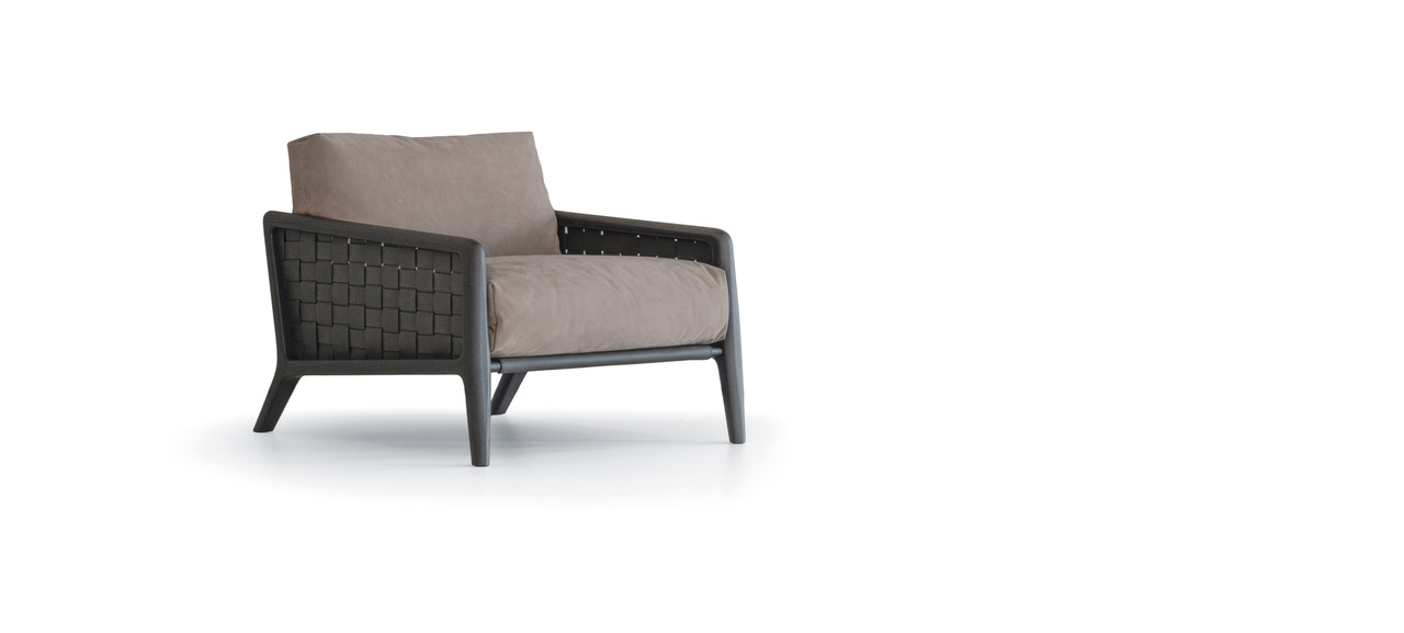 Cierre Iole Armchair, view 2