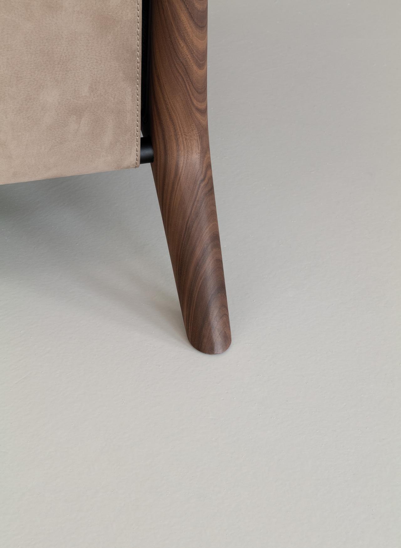 Cierre Iole Armchair, view 6