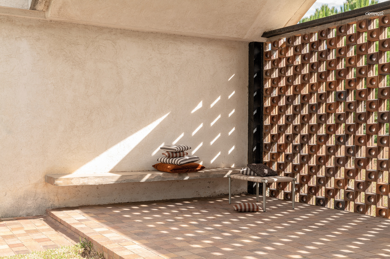 Cierre Jared Bench Accessory