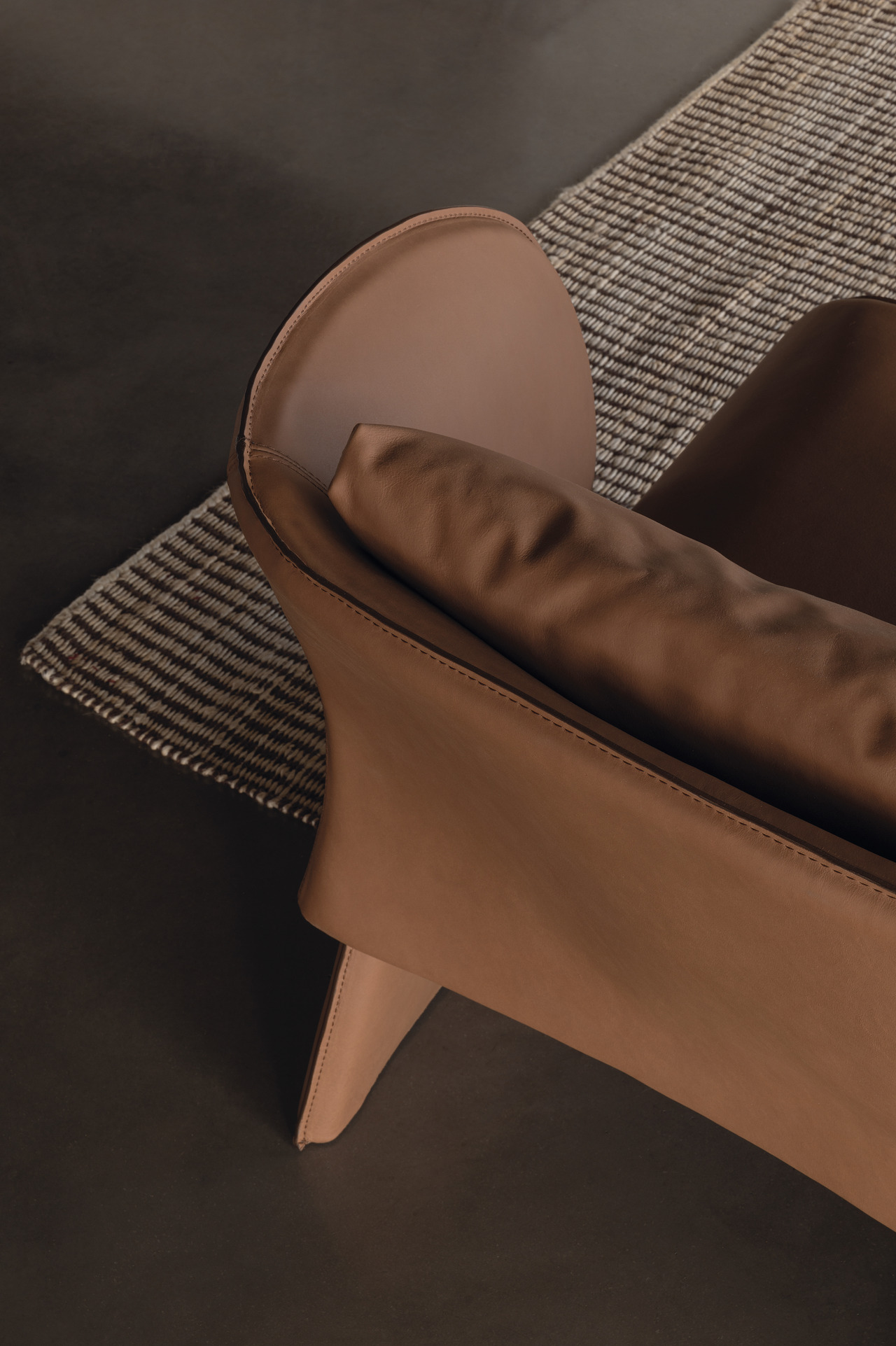 Cierre Knight Armchair, view 4