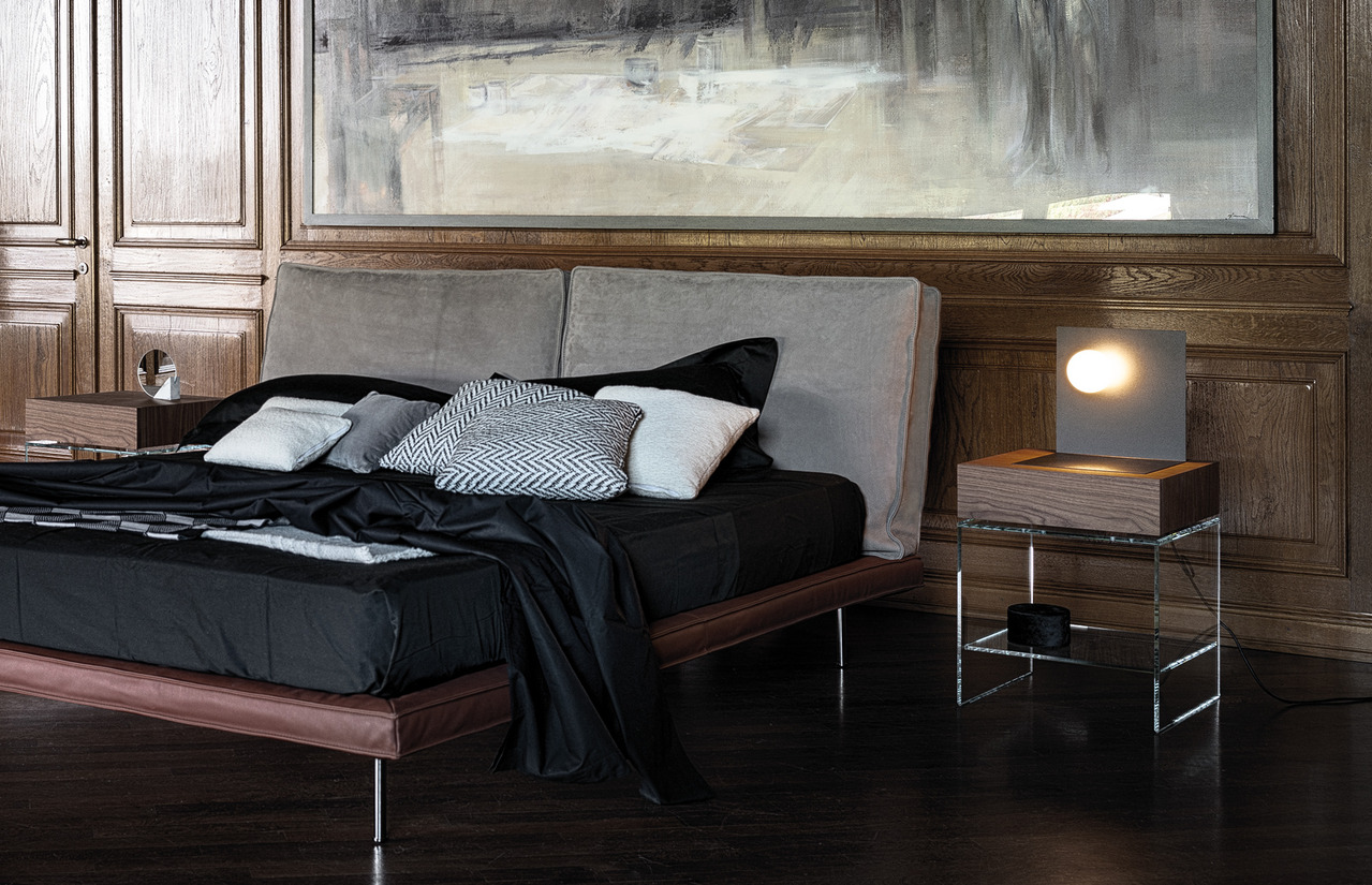 Cierre Light Bedside Table