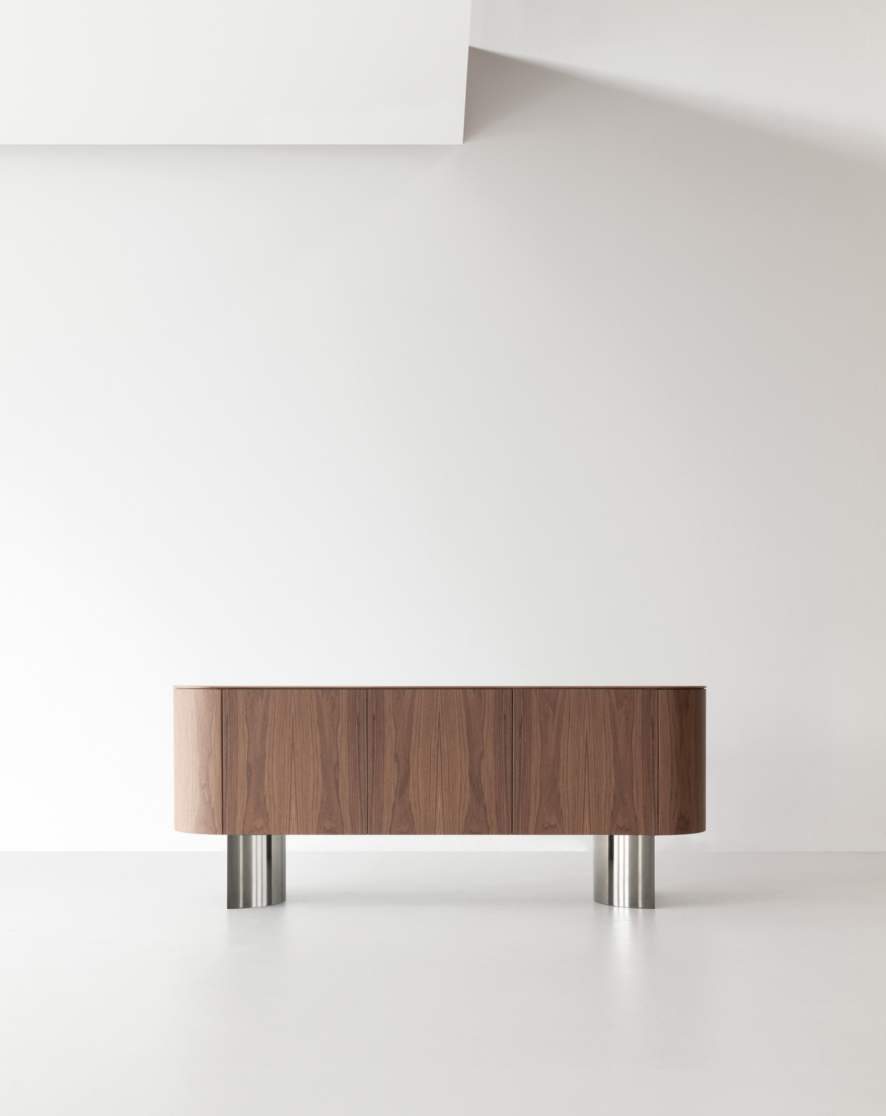 Cierre Lip Sideboard, view 3