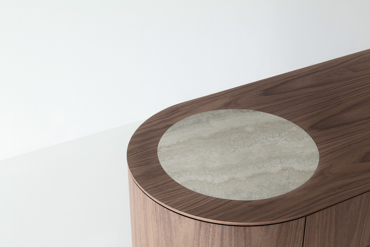 Cierre Lip Sideboard, view 7