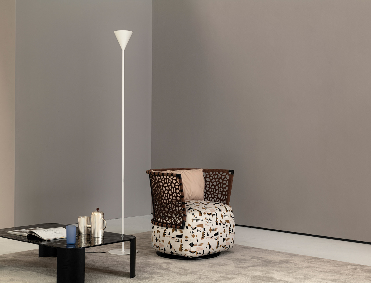 Cierre Regis Armchair, view 4