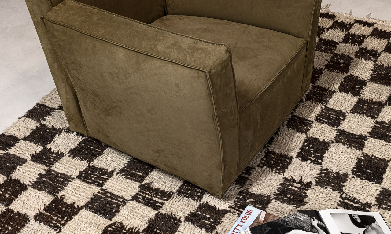Cierre Season Armchair