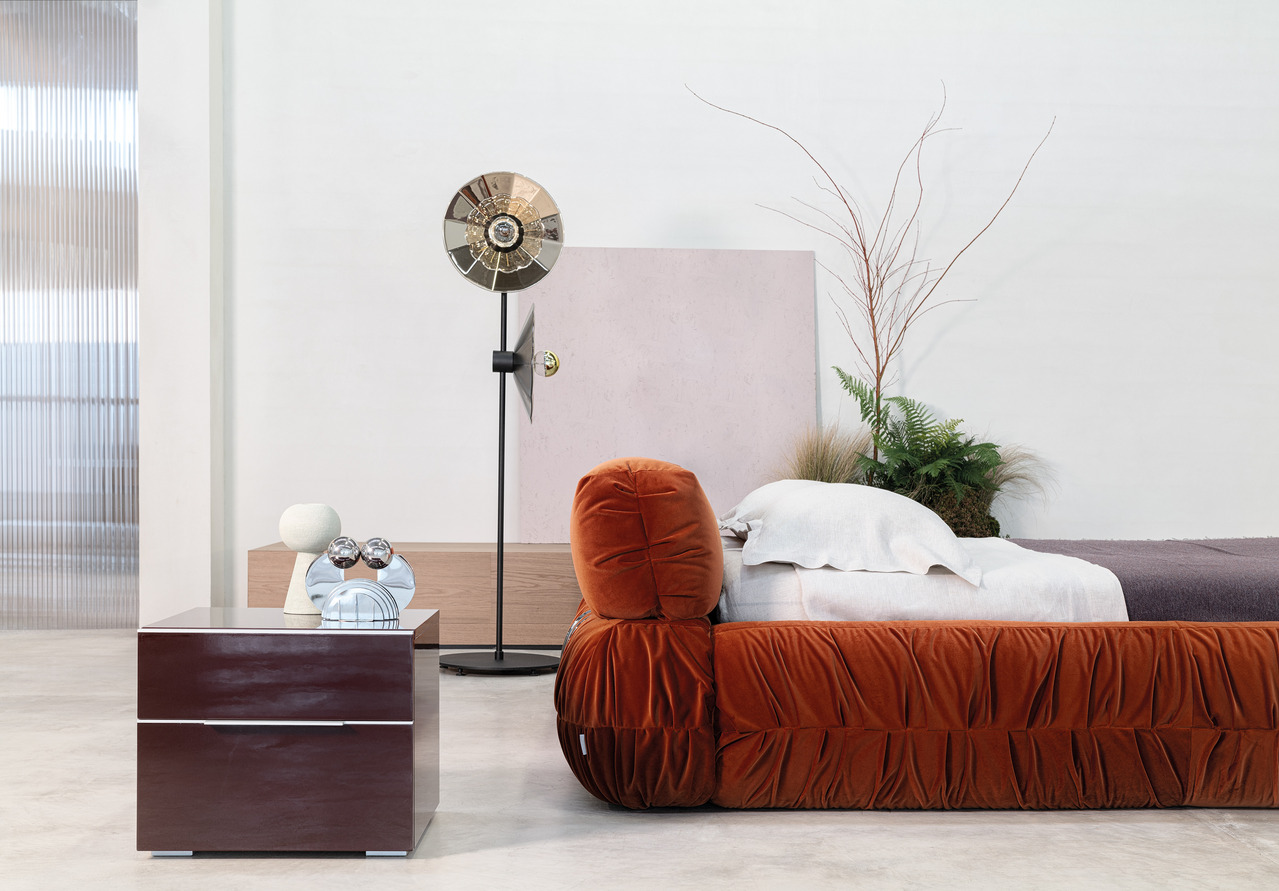 Cierre Square New Bedside Table, view 4