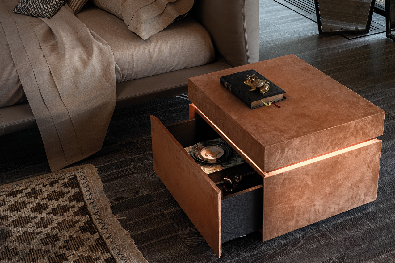 Cierre Sun Bedside Table
