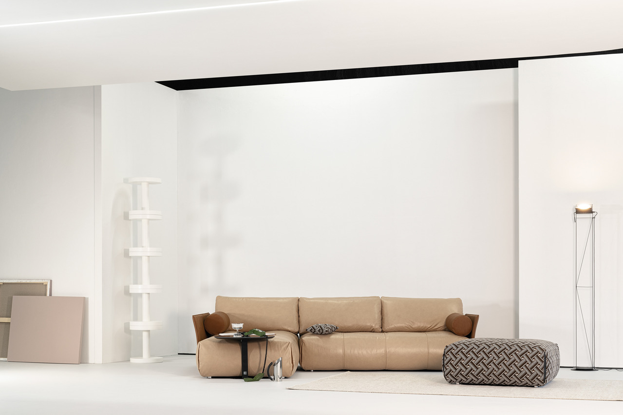 Cierre Tab Sofa, view 7