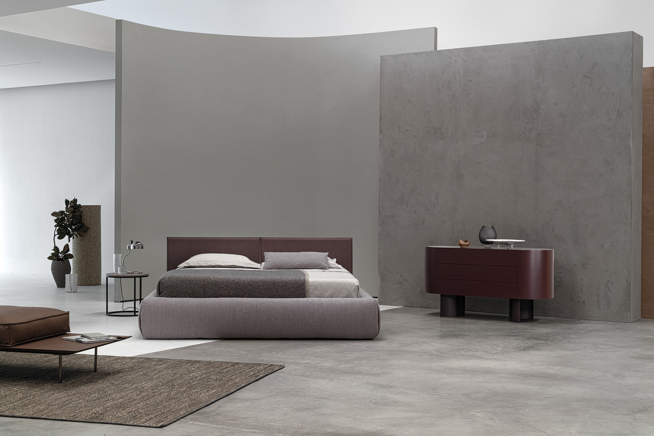 Cierre Tab Bed, view 3