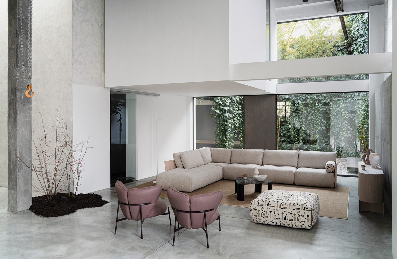Cierre Tab F Sofa, view 4