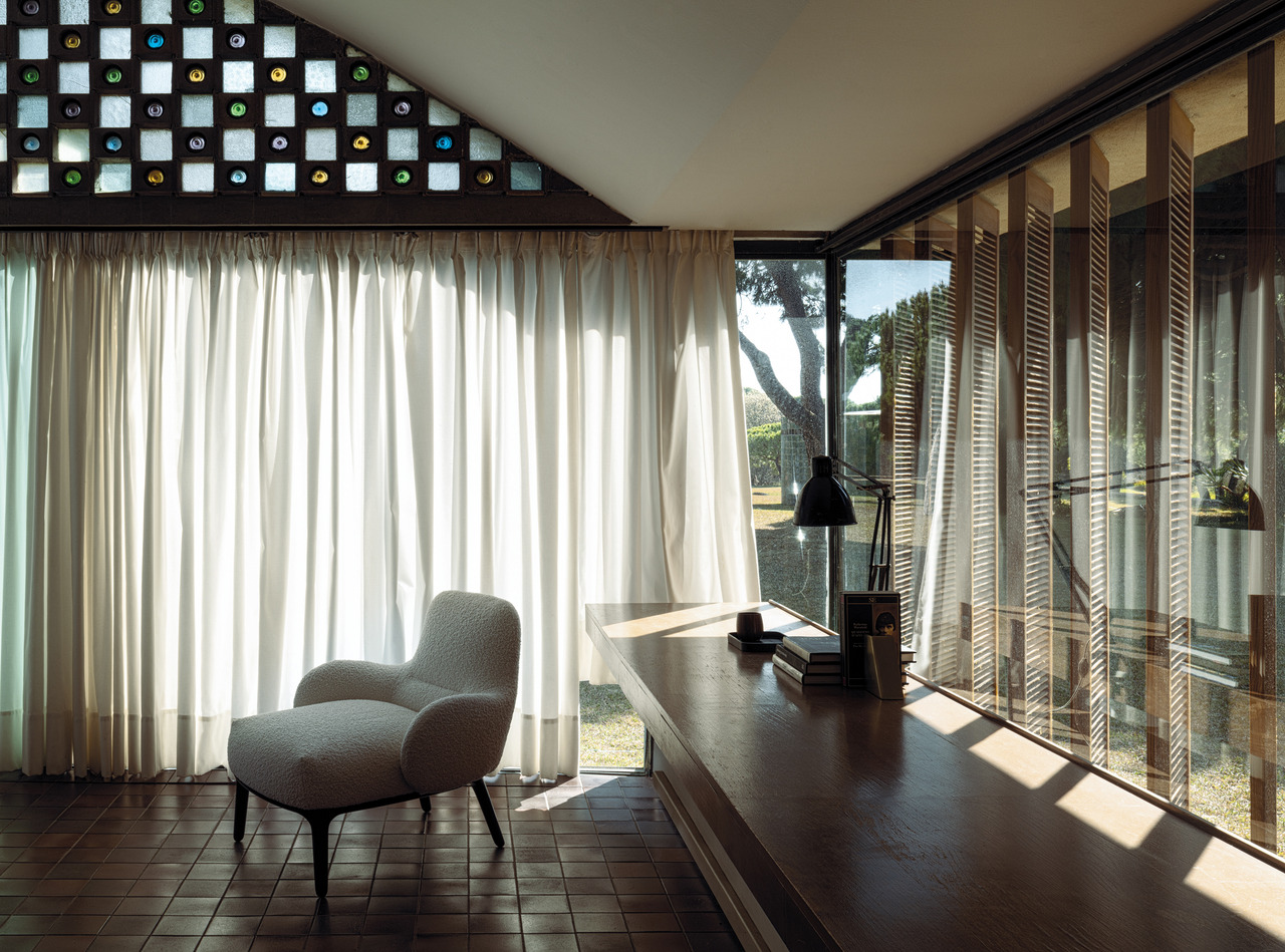 Cierre Woody Armchair