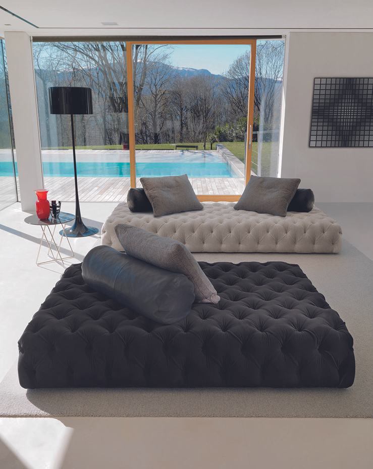 Rollking Desiree Sofa, view 5