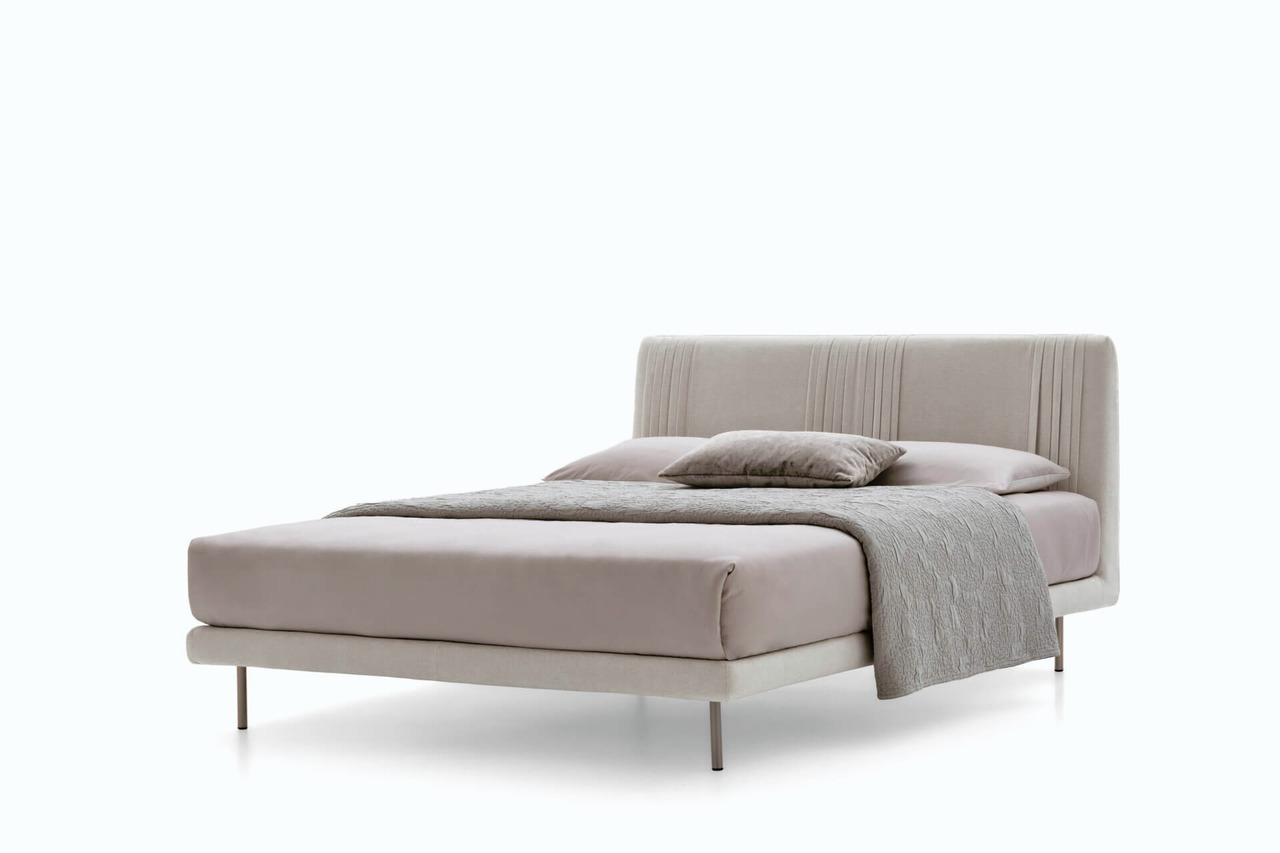 Chloé Luxury Bed by Ditre Italia, view 3
