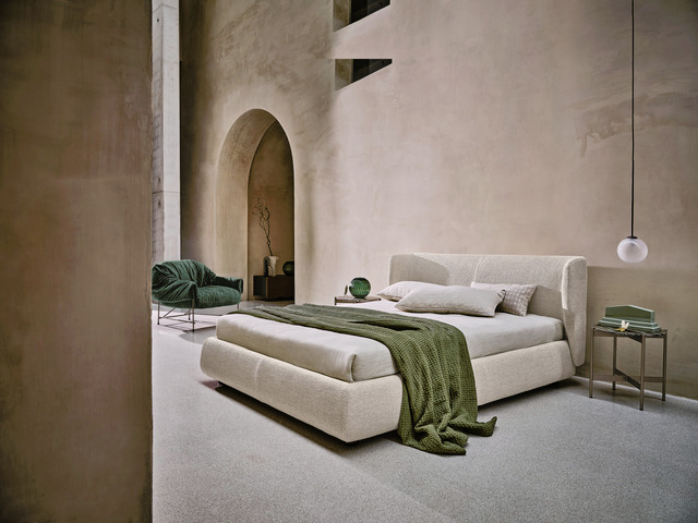 Claire Ditre Italia