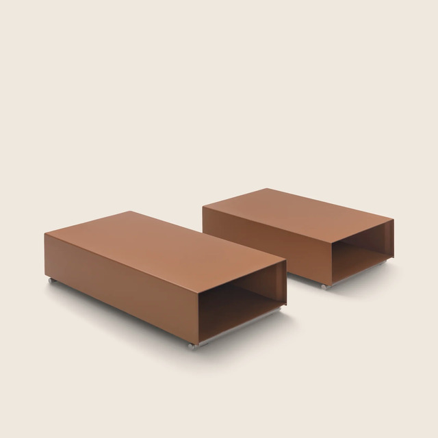 Groundpiece Flexform Leather Table