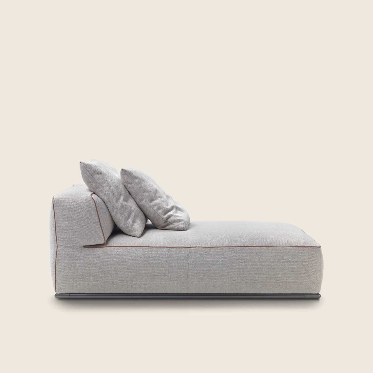 Perry up Lounge Chair