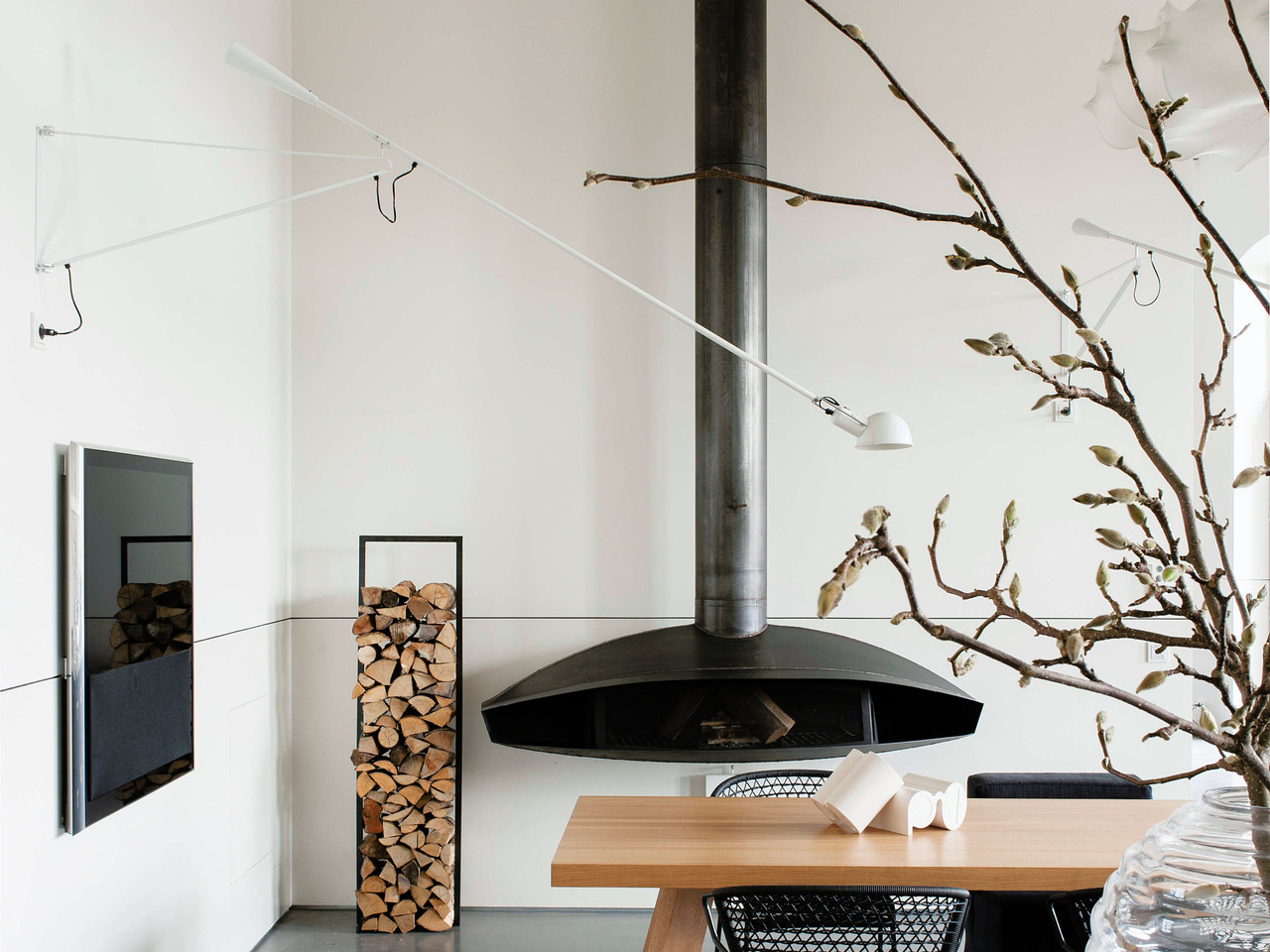 265 Flos, view 3
