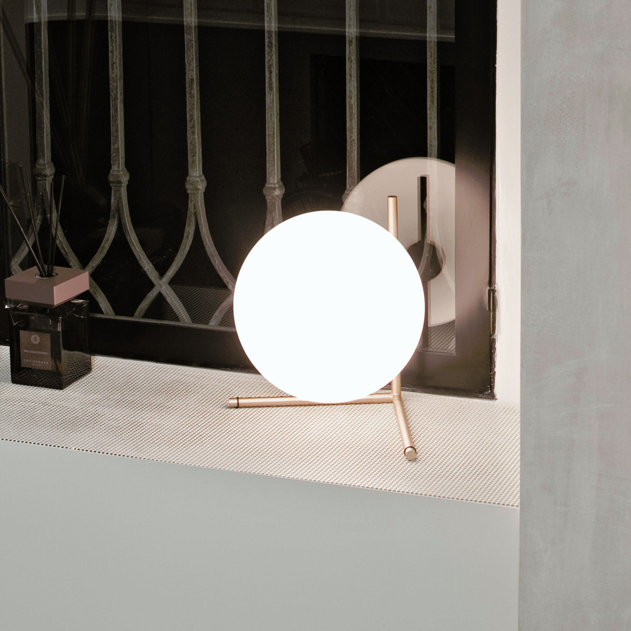 IC Lights Table 2 by Flos, view 2