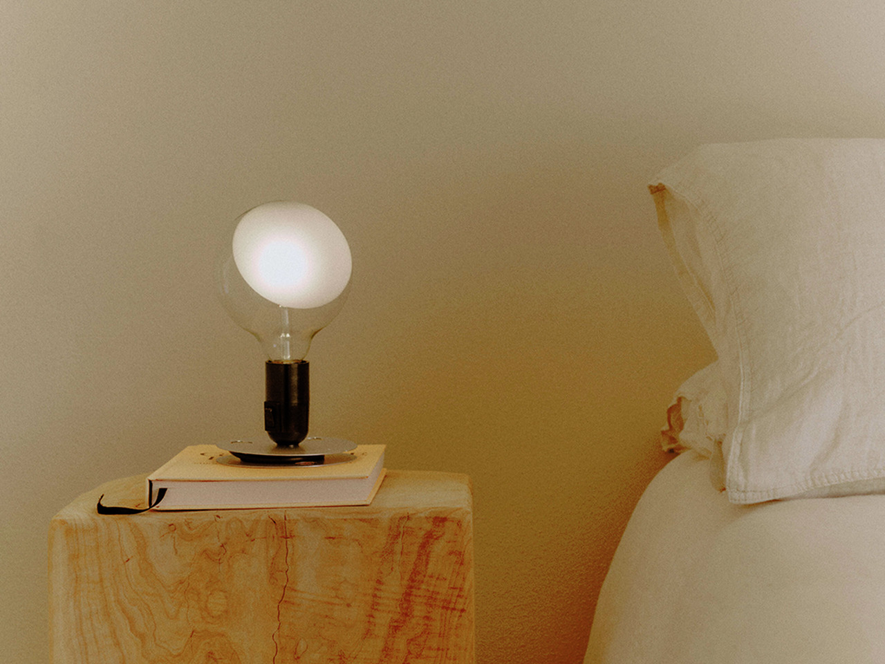 Lampadina by Flos, view 4