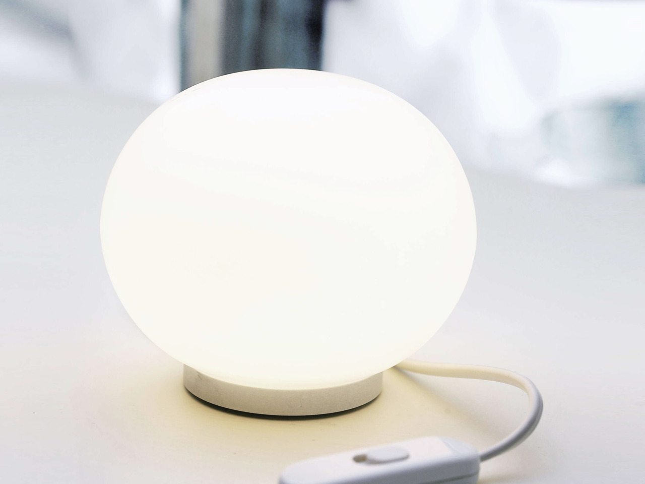 Mini Glo-Ball Table by Flos, view 5