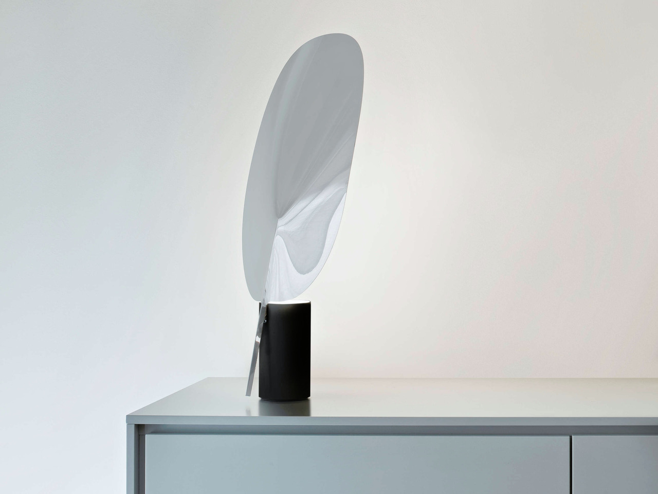 Serena Flos, view 2