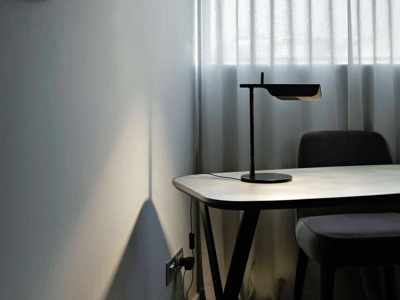 Tab Table by Flos, view 3