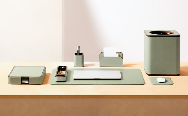 Pelle Frau Leather Desk Set