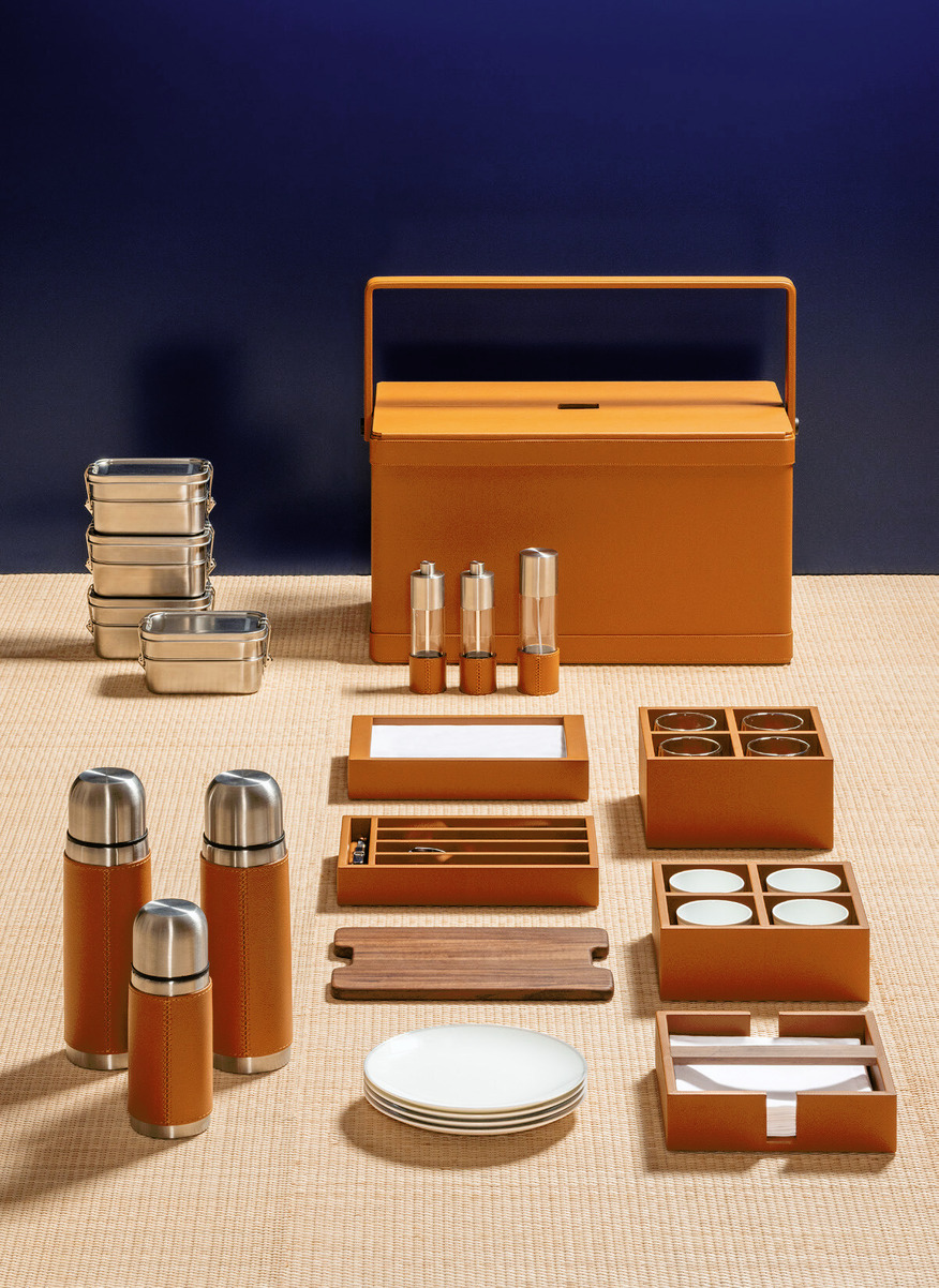 Picnic Organizer with Rigid Structure and Fold-Down One-Piece Handle, view 6