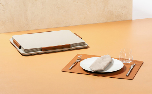 Napkin Holder with 6 Napkins