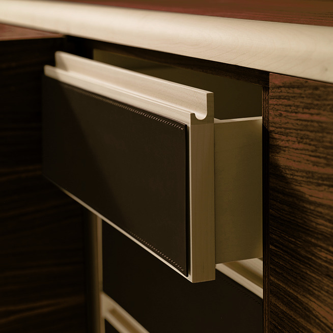 Bull Bookcase by Giorgetti, view 3