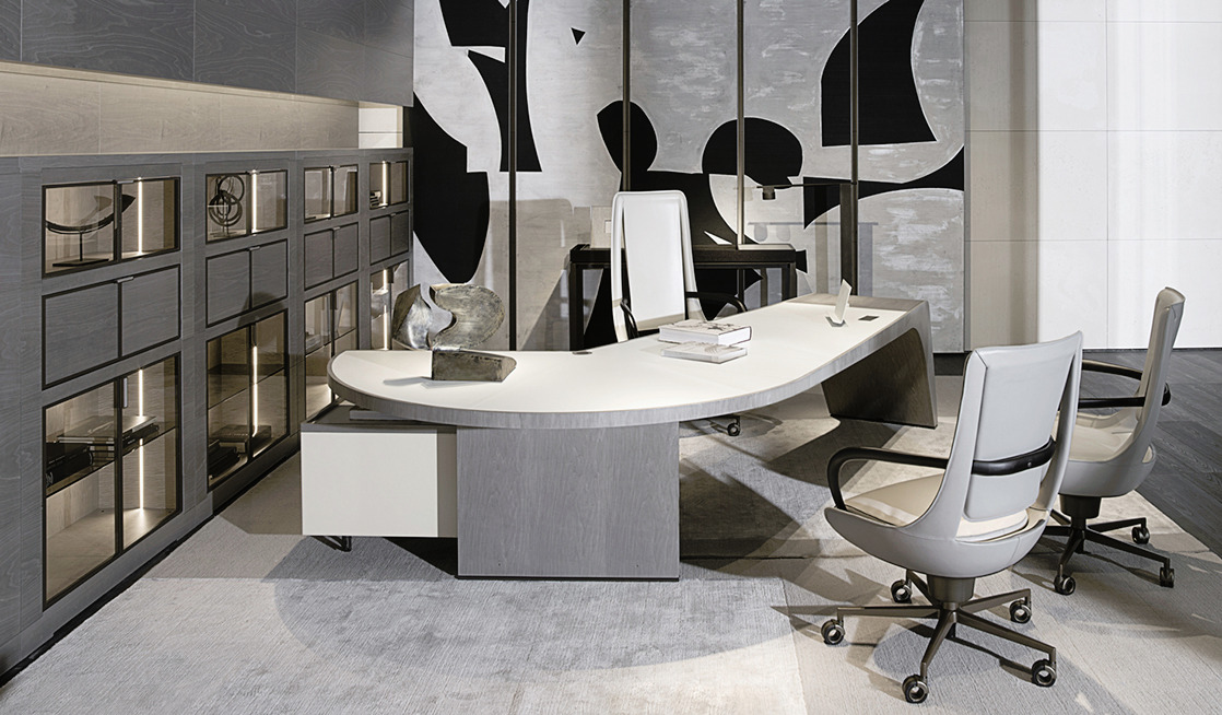 Clip Chair by Giorgetti, view 2