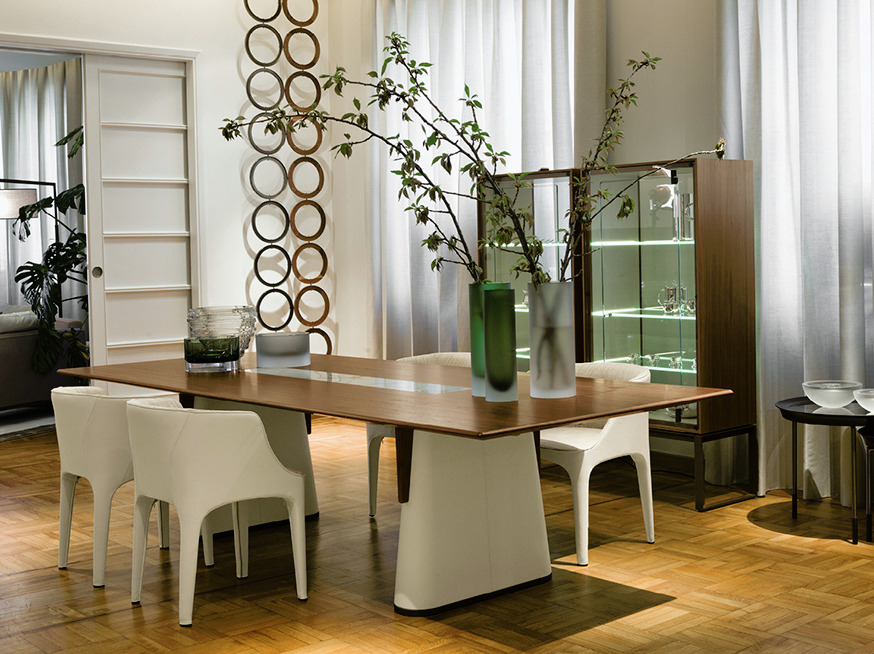 Fang Table by Giorgetti, view 2
