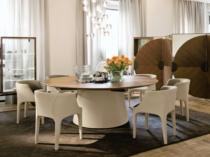 Fang Table by Giorgetti, view 3