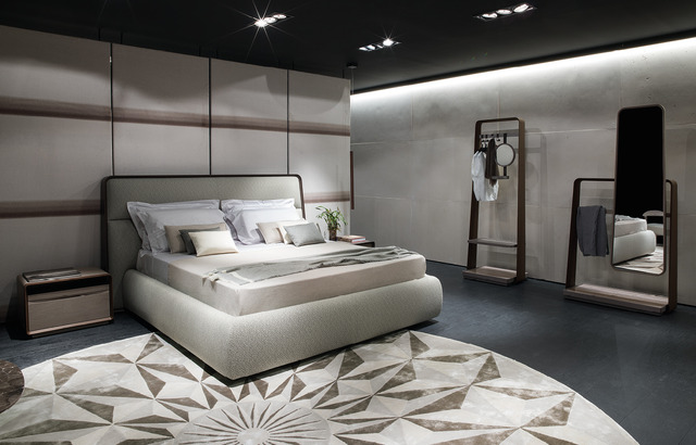 Frame Bed by Giorgetti