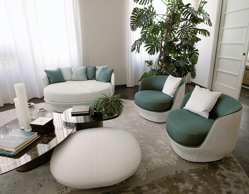 Galet Bench by Giorgetti, view 3