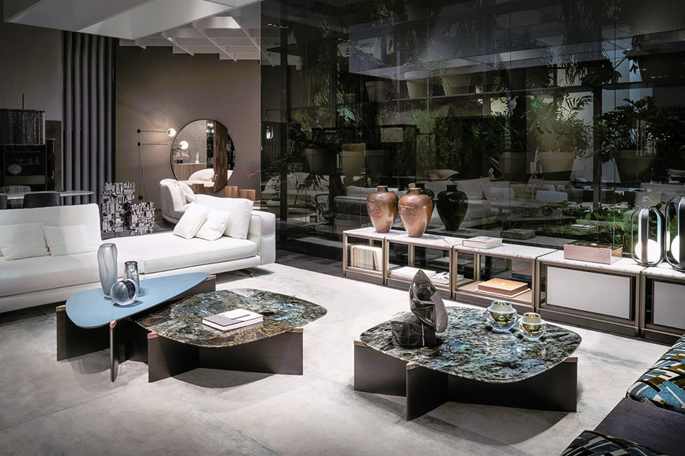 Griffe Coffee and Side Table by Giorgetti, view 2