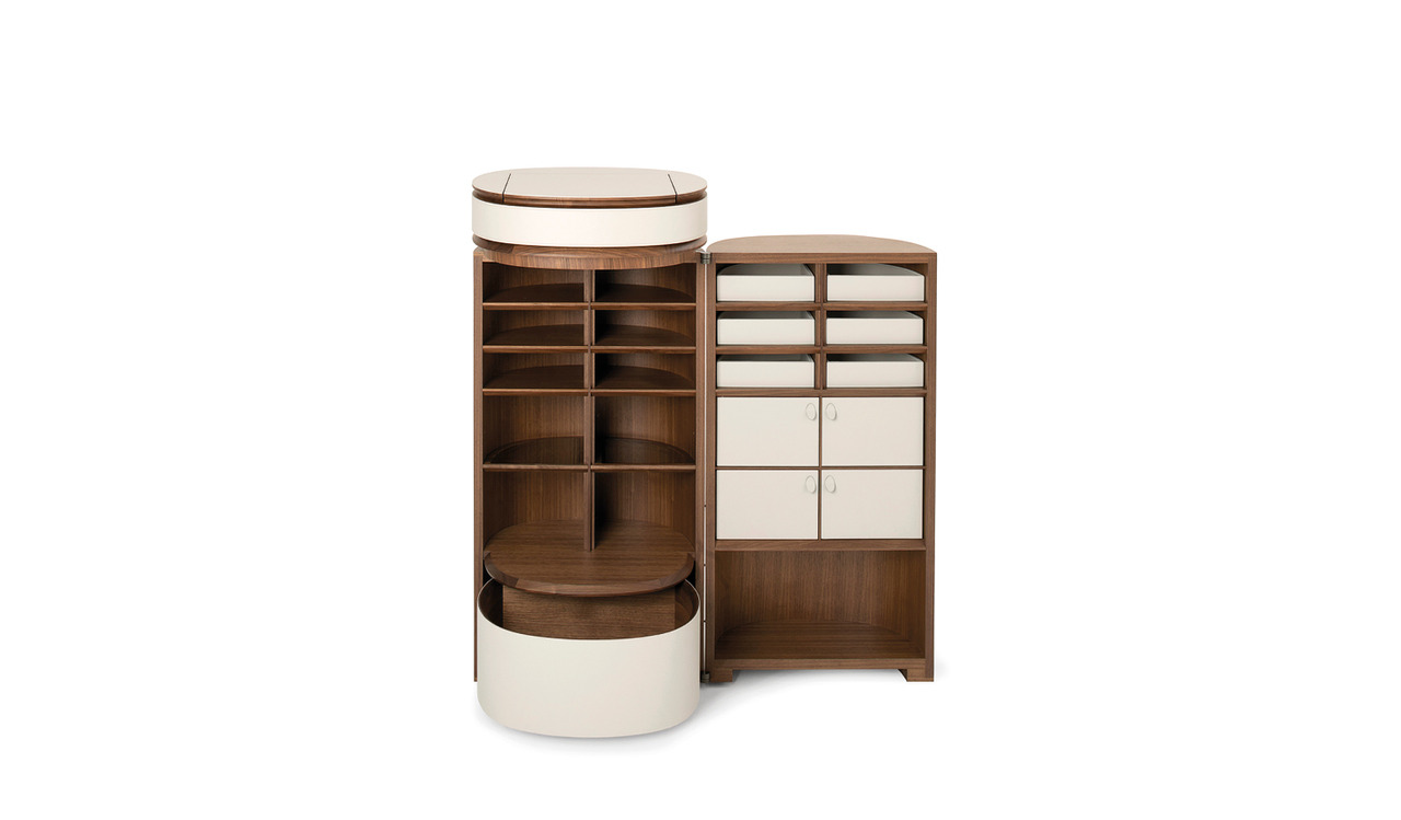 Houdini Bookcase by Giorgetti, view 4